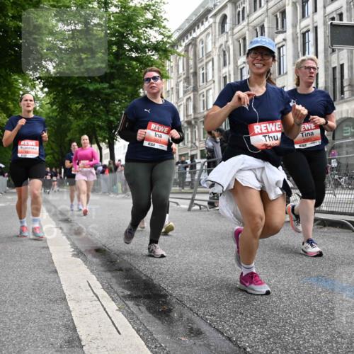 14.06.2026 - REWE Women's Run J. Mangold http://msf.ph/oto/9761435 14.06.2026 11:06:10 Ziel 5071, 5084, 5222, 5283, 5441, 5480, 5491, 5501, 5574, 5605, 6024, 6067 meine-sportfotos.de