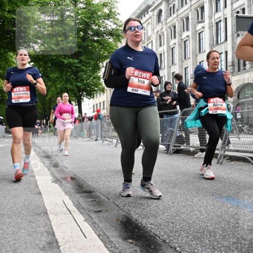 14.06.2026 - REWE Women's Run J. Mangold http://msf.ph/oto/9761441 14.06.2026 11:06:10 Ziel 5071, 5084, 5222, 5283, 5441, 5480, 5491, 5501, 5574, 5605, 6024, 6067 meine-sportfotos.de