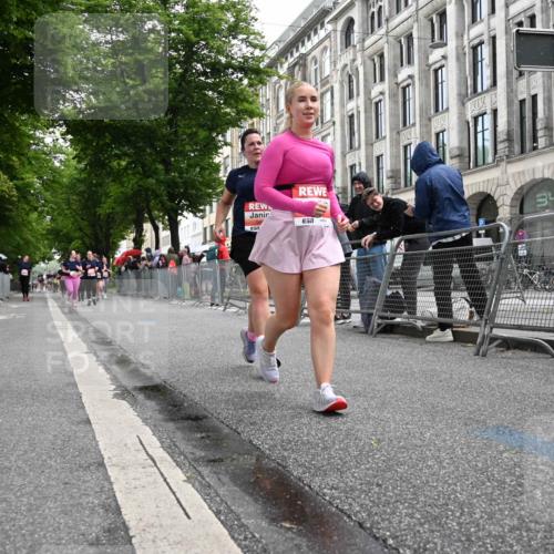 14.06.2026 - REWE Women's Run J. Mangold http://msf.ph/oto/9761456 14.06.2026 11:06:12 Ziel 5071, 5084, 5283, 5441, 5480, 5501, 5574, 5605, 6067 meine-sportfotos.de