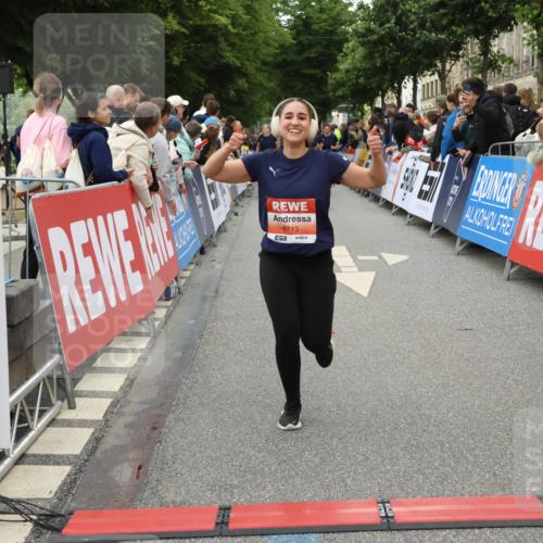 14.06.2026 - REWE Women's Run Strokosch-Dieckow http://msf.ph/oto/9761504 14.06.2026 10:58:47 Ziel 5086, 5713 meine-sportfotos.de