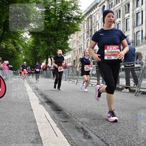 14.06.2026 - REWE Women's Run J. Mangold http://msf.ph/oto/9761527 14.06.2026 11:06:23 Ziel 5288, 5347, 5395, 5436, 5535, 5627, 5722, 5723, 5775, 5816, 5956, 5958 meine-sportfotos.de