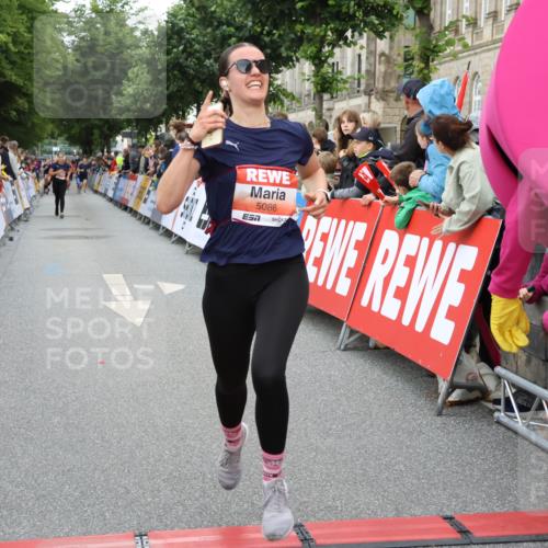 14.06.2026 - REWE Women's Run Strokosch-Dieckow http://msf.ph/oto/9761555 14.06.2026 10:58:40 Ziel 5086, 5980 meine-sportfotos.de