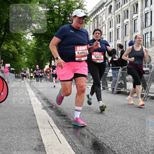 14.06.2026 - REWE Women's Run J. Mangold http://msf.ph/oto/9761564 14.06.2026 11:06:28 Ziel 5347, 5534, 5535, 5627, 5723, 5816, 5856 meine-sportfotos.de