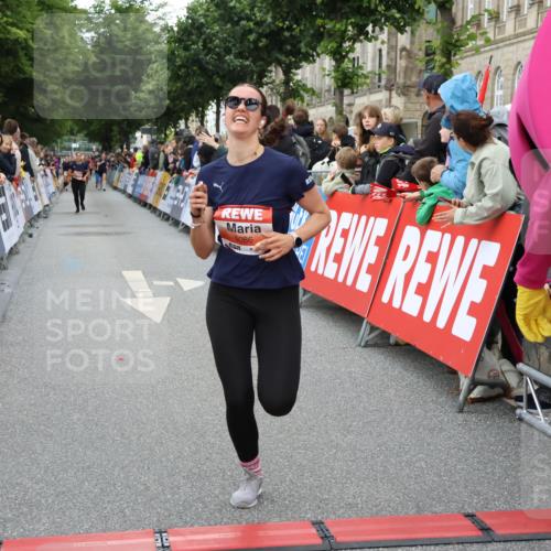 14.06.2026 - REWE Women's Run Strokosch-Dieckow http://msf.ph/oto/9761592 14.06.2026 10:58:40 Ziel 5086, 5980 meine-sportfotos.de