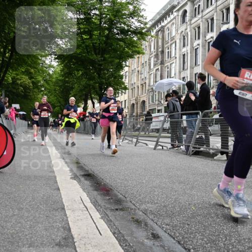 14.06.2026 - REWE Women's Run J. Mangold http://msf.ph/oto/9761596 14.06.2026 11:06:34 Ziel 5104, 5510, 5534, 5542, 5676, 5677, 5734, 5856 meine-sportfotos.de