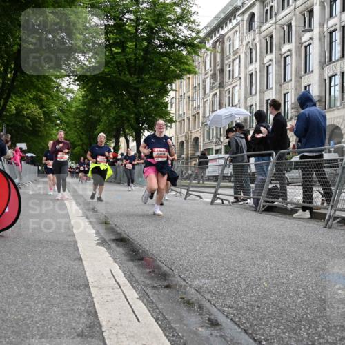 14.06.2026 - REWE Women's Run J. Mangold http://msf.ph/oto/9761599 14.06.2026 11:06:34 Ziel 5104, 5510, 5534, 5542, 5676, 5677, 5734, 5856 meine-sportfotos.de