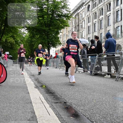 14.06.2026 - REWE Women's Run J. Mangold http://msf.ph/oto/9761608 14.06.2026 11:06:35 Ziel 5104, 5510, 5534, 5542, 5676, 5677, 5734, 5735, 5856, 5977 meine-sportfotos.de