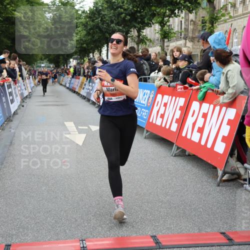 14.06.2026 - REWE Women's Run Strokosch-Dieckow http://msf.ph/oto/9761632 14.06.2026 10:58:40 Ziel 5086, 5980 meine-sportfotos.de