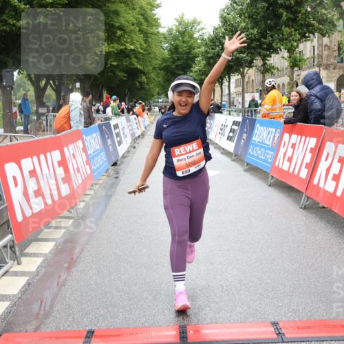 14.06.2026 - REWE Women's Run Strokosch-Dieckow http://msf.ph/oto/9761635 14.06.2026 11:13:39 Ziel 5057, 5252, 5537, 5564, 5645, 5678, 5726, 5955, 6033, 6059 meine-sportfotos.de