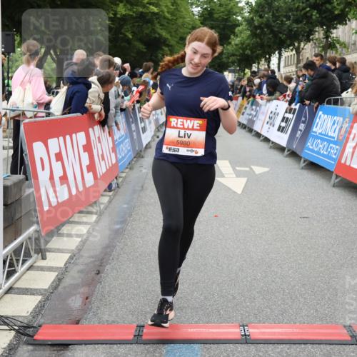 14.06.2026 - REWE Women's Run Strokosch-Dieckow http://msf.ph/oto/9761650 14.06.2026 10:58:34 Ziel 5107, 5303, 5871, 5898, 5980 meine-sportfotos.de
