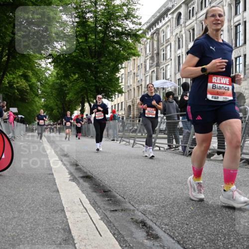 14.06.2026 - REWE Women's Run J. Mangold http://msf.ph/oto/9761651 14.06.2026 11:06:38 Ziel 5104, 5510, 5542, 5676, 5677, 5734, 5735, 5977, 6012 meine-sportfotos.de