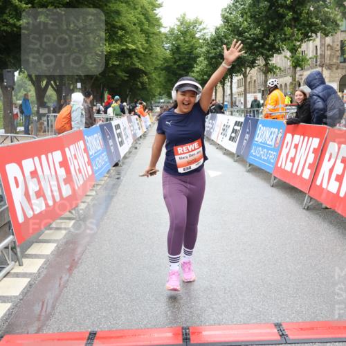 14.06.2026 - REWE Women's Run Strokosch-Dieckow http://msf.ph/oto/9761659 14.06.2026 11:13:39 Ziel 5057, 5252, 5537, 5564, 5645, 5678, 5726, 5955, 6033, 6059 meine-sportfotos.de