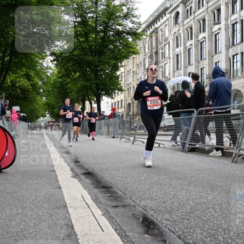 14.06.2026 - REWE Women's Run J. Mangold http://msf.ph/oto/9761663 14.06.2026 11:06:40 Ziel 5104, 5268, 5437, 5510, 5676, 5677, 5734, 5735, 5977, 6012 meine-sportfotos.de