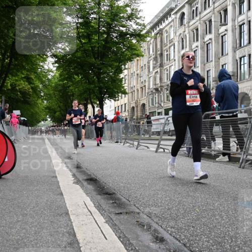 14.06.2026 - REWE Women's Run J. Mangold http://msf.ph/oto/9761668 14.06.2026 11:06:41 Ziel 5104, 5268, 5437, 5676, 5677, 5734, 5735, 5977, 6012 meine-sportfotos.de