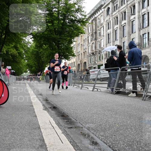 14.06.2026 - REWE Women's Run J. Mangold http://msf.ph/oto/9761678 14.06.2026 11:06:42 Ziel 5104, 5268, 5437, 5677, 5735, 5977, 6012, 6041 meine-sportfotos.de