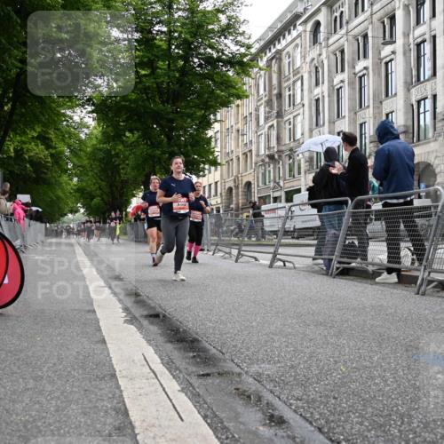 14.06.2026 - REWE Women's Run J. Mangold http://msf.ph/oto/9761681 14.06.2026 11:06:42 Ziel 5104, 5268, 5437, 5677, 5735, 5977, 6012, 6041 meine-sportfotos.de