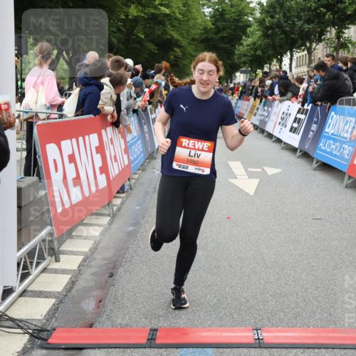 14.06.2026 - REWE Women's Run Strokosch-Dieckow http://msf.ph/oto/9761685 14.06.2026 10:58:34 Ziel 5107, 5303, 5871, 5898, 5980 meine-sportfotos.de