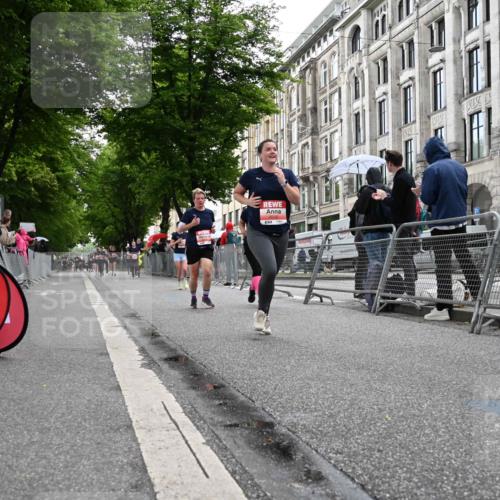 14.06.2026 - REWE Women's Run J. Mangold http://msf.ph/oto/9761692 14.06.2026 11:06:43 Ziel 5268, 5437, 5735, 5977, 6012, 6041 meine-sportfotos.de