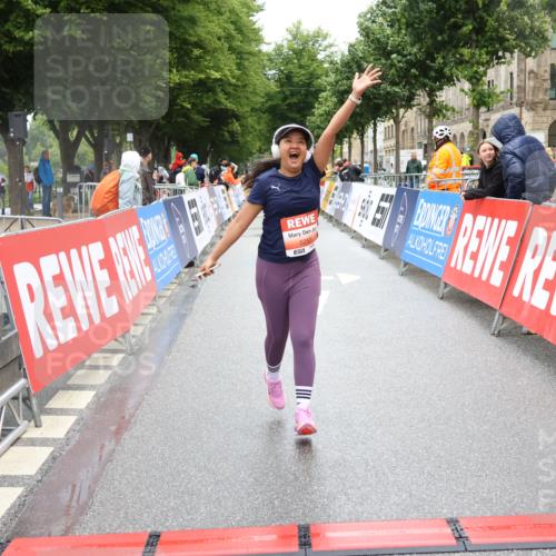 14.06.2026 - REWE Women's Run Strokosch-Dieckow http://msf.ph/oto/9761710 14.06.2026 11:13:39 Ziel 5057, 5252, 5537, 5564, 5645, 5678, 5726, 5955, 6033, 6059 meine-sportfotos.de