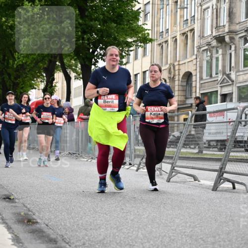 14.06.2026 - REWE Women's Run J. Mangold http://msf.ph/oto/9761731 14.06.2026 11:06:51 Ziel 5103, 5229, 5368, 5483, 5484, 6041 meine-sportfotos.de