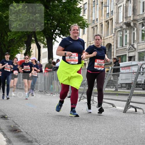 14.06.2026 - REWE Women's Run J. Mangold http://msf.ph/oto/9761734 14.06.2026 11:06:51 Ziel 5103, 5229, 5368, 5483, 5484, 6041 meine-sportfotos.de