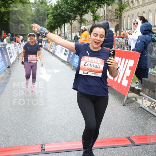 14.06.2026 - REWE Women's Run Strokosch-Dieckow http://msf.ph/oto/9761735 14.06.2026 11:13:38 Ziel 5057, 5252, 5537, 5564, 5645, 5678, 5726, 5936, 5955, 6033, 6059 meine-sportfotos.de