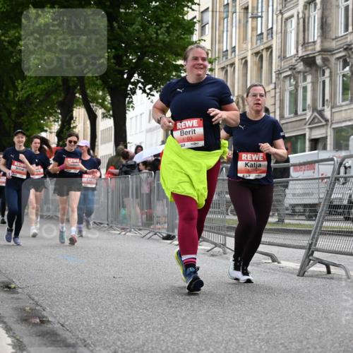 14.06.2026 - REWE Women's Run J. Mangold http://msf.ph/oto/9761737 14.06.2026 11:06:51 Ziel 5103, 5229, 5368, 5483, 5484, 6041 meine-sportfotos.de