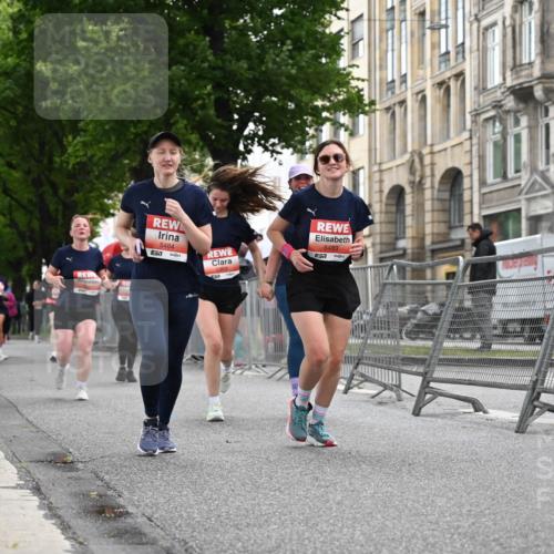 14.06.2026 - REWE Women's Run J. Mangold http://msf.ph/oto/9761750 14.06.2026 11:06:54 Ziel 5103, 5229, 5368, 5369, 5483, 5484, 5630 meine-sportfotos.de