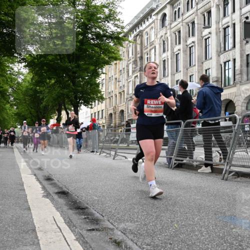 14.06.2026 - REWE Women's Run J. Mangold http://msf.ph/oto/9761792 14.06.2026 11:06:59 Ziel 5190, 5368, 5369, 5483, 5484, 5630, 5895, 6065 meine-sportfotos.de