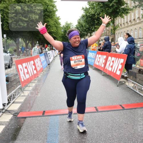 14.06.2026 - REWE Women's Run Strokosch-Dieckow http://msf.ph/oto/9761876 14.06.2026 11:13:36 Ziel 5057, 5252, 5537, 5564, 5645, 5678, 5726, 5936, 5955, 6033, 6059 meine-sportfotos.de