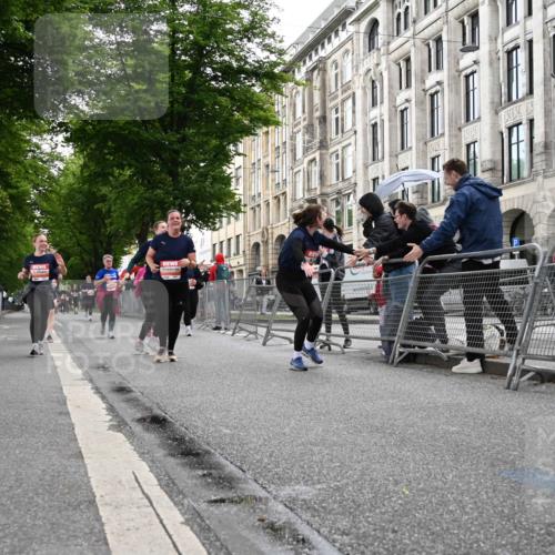14.06.2026 - REWE Women's Run J. Mangold http://msf.ph/oto/9761881 14.06.2026 11:07:09 Ziel 5116, 5118, 5119, 5122, 5281, 5319, 5412, 5476, 5502, 5728, 5803, 5808, 5895 meine-sportfotos.de