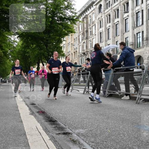 14.06.2026 - REWE Women's Run J. Mangold http://msf.ph/oto/9761888 14.06.2026 11:07:09 Ziel 5116, 5118, 5119, 5122, 5281, 5319, 5412, 5476, 5502, 5728, 5803, 5808, 5895 meine-sportfotos.de