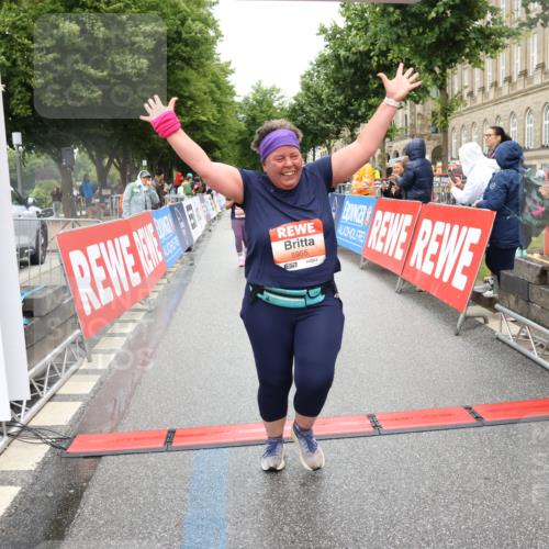 14.06.2026 - REWE Women's Run Strokosch-Dieckow http://msf.ph/oto/9761889 14.06.2026 11:13:36 Ziel 5057, 5252, 5537, 5564, 5645, 5678, 5726, 5936, 5955, 6033, 6059 meine-sportfotos.de