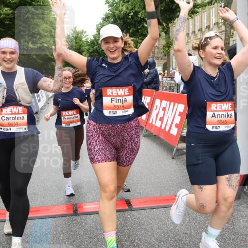 14.06.2026 - REWE Women's Run Strokosch-Dieckow http://msf.ph/oto/9761900 14.06.2026 11:13:34 Ziel 5057, 5383, 5537, 5564, 5645, 5678, 5726, 5936, 5955, 6033, 6059 meine-sportfotos.de