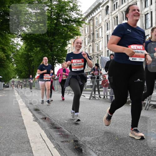 14.06.2026 - REWE Women's Run J. Mangold http://msf.ph/oto/9761911 14.06.2026 11:07:11 Ziel 5116, 5118, 5119, 5122, 5281, 5412, 5476, 5502, 5728, 5803, 5808 meine-sportfotos.de