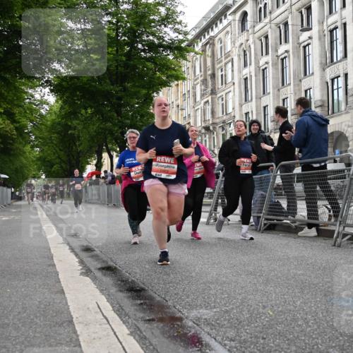 14.06.2026 - REWE Women's Run J. Mangold http://msf.ph/oto/9761925 14.06.2026 11:07:13 Ziel 5116, 5118, 5119, 5122, 5168, 5281, 5412, 5502, 5803 meine-sportfotos.de