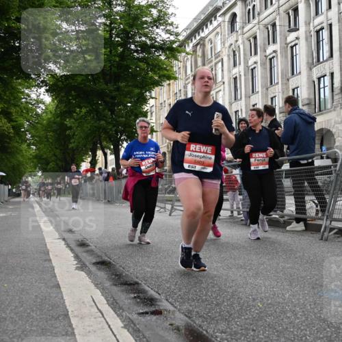 14.06.2026 - REWE Women's Run J. Mangold http://msf.ph/oto/9761929 14.06.2026 11:07:13 Ziel 5116, 5118, 5119, 5122, 5168, 5281, 5412, 5502, 5803 meine-sportfotos.de