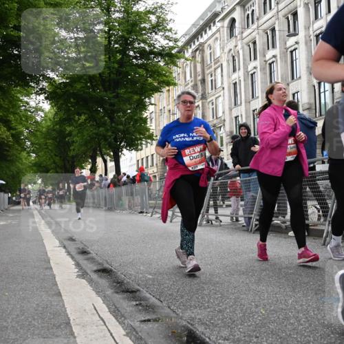 14.06.2026 - REWE Women's Run J. Mangold http://msf.ph/oto/9761937 14.06.2026 11:07:14 Ziel 5116, 5118, 5119, 5122, 5168, 5281, 5412, 5502, 5803 meine-sportfotos.de