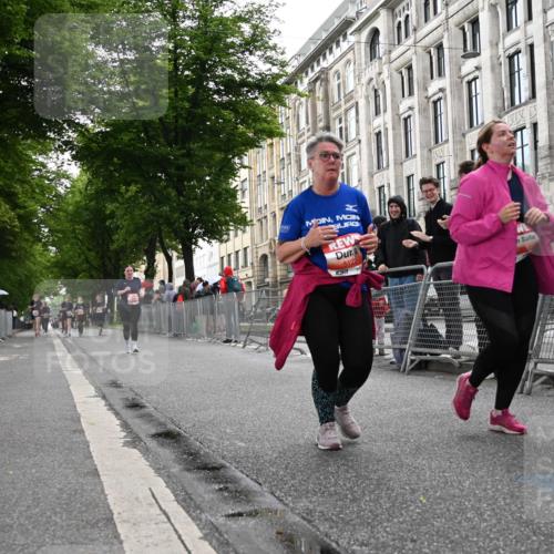 14.06.2026 - REWE Women's Run J. Mangold http://msf.ph/oto/9761939 14.06.2026 11:07:14 Ziel 5116, 5118, 5119, 5122, 5168, 5281, 5412, 5502, 5803 meine-sportfotos.de