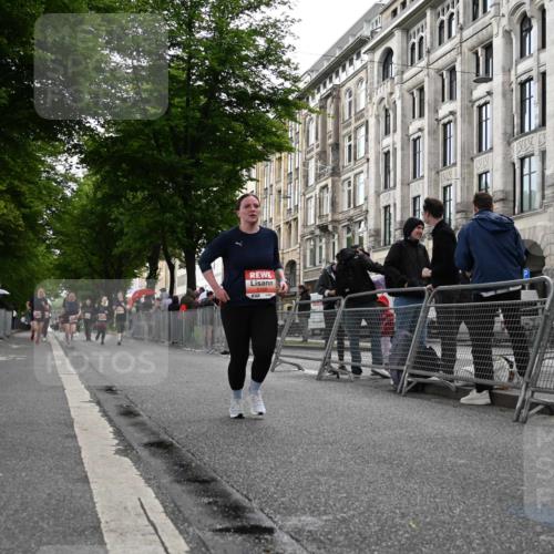 14.06.2026 - REWE Women's Run J. Mangold http://msf.ph/oto/9761945 14.06.2026 11:07:17 Ziel 5122, 5168, 5281, 5502, 5803 meine-sportfotos.de