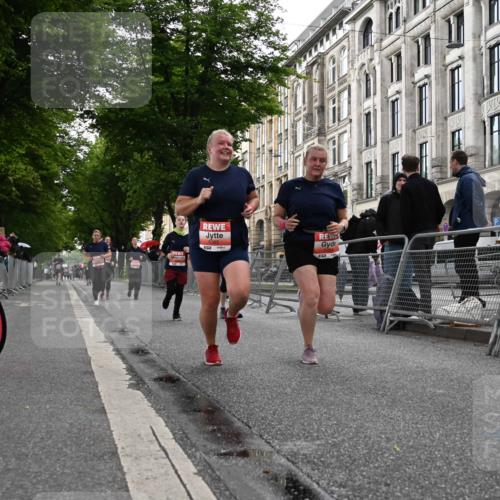 14.06.2026 - REWE Women's Run J. Mangold http://msf.ph/oto/9761982 14.06.2026 11:07:24 Ziel 5114, 5384, 5385, 5908, 5909 meine-sportfotos.de
