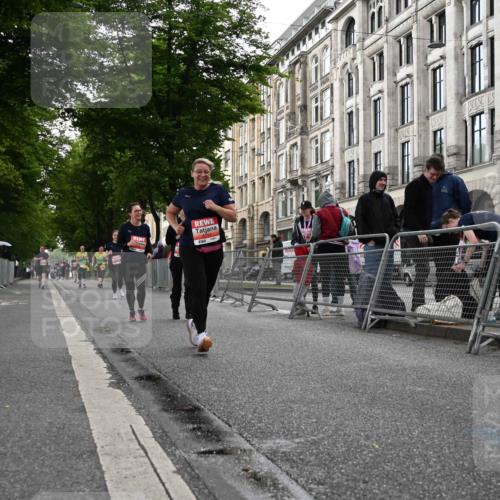 14.06.2026 - REWE Women's Run J. Mangold http://msf.ph/oto/9762025 14.06.2026 11:07:28 Ziel 5114, 5327, 5384, 5385, 5752, 5908, 5909 meine-sportfotos.de
