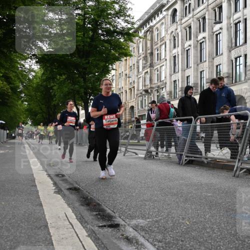 14.06.2026 - REWE Women's Run J. Mangold http://msf.ph/oto/9762028 14.06.2026 11:07:28 Ziel 5114, 5327, 5384, 5385, 5752, 5908, 5909 meine-sportfotos.de