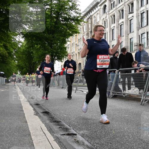 14.06.2026 - REWE Women's Run J. Mangold http://msf.ph/oto/9762040 14.06.2026 11:07:29 Ziel 5114, 5327, 5423, 5752, 5908, 5909 meine-sportfotos.de