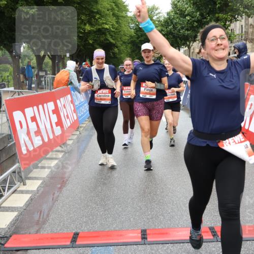 14.06.2026 - REWE Women's Run Strokosch-Dieckow http://msf.ph/oto/9762058 14.06.2026 11:13:32 Ziel 5365, 5383, 5537, 5564, 5645, 5678, 5726, 5936, 5955, 6033, 6059 meine-sportfotos.de