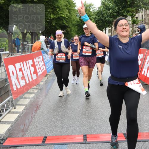 14.06.2026 - REWE Women's Run Strokosch-Dieckow http://msf.ph/oto/9762067 14.06.2026 11:13:32 Ziel 5365, 5383, 5537, 5564, 5645, 5678, 5726, 5936, 5955, 6033, 6059 meine-sportfotos.de