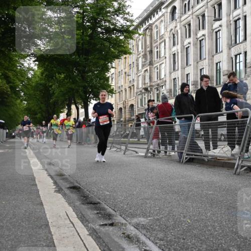 14.06.2026 - REWE Women's Run J. Mangold http://msf.ph/oto/9762069 14.06.2026 11:07:32 Ziel 5065, 5114, 5327, 5423, 5752 meine-sportfotos.de