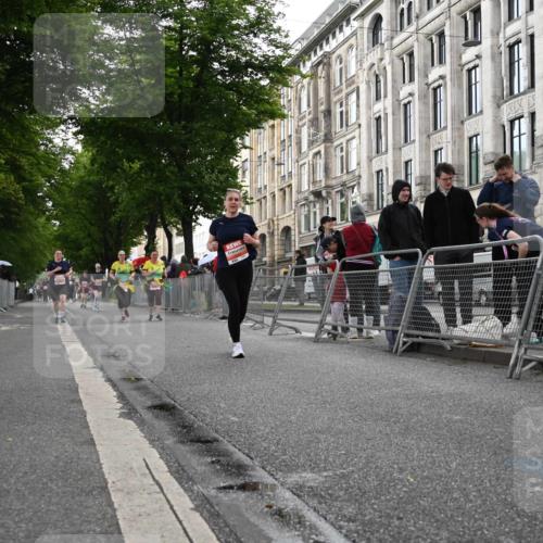 14.06.2026 - REWE Women's Run J. Mangold http://msf.ph/oto/9762072 14.06.2026 11:07:32 Ziel 5065, 5114, 5327, 5423, 5752 meine-sportfotos.de