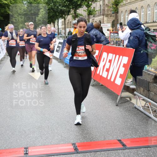 14.06.2026 - REWE Women's Run Strokosch-Dieckow http://msf.ph/oto/9762121 14.06.2026 11:13:30 Ziel 5365, 5383, 5537, 5564, 5645, 5678, 5726, 5936, 6033, 6059 meine-sportfotos.de