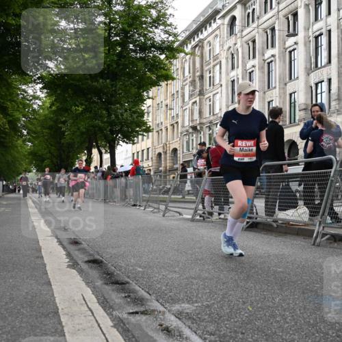 14.06.2026 - REWE Women's Run J. Mangold http://msf.ph/oto/9762124 14.06.2026 11:07:42 Ziel 5065, 5128, 5129, 5131, 5313, 5397, 5478, 5664 meine-sportfotos.de